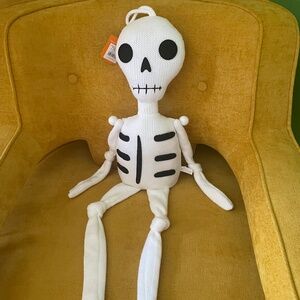 Hyde & Eek Target Knitted Skeleton